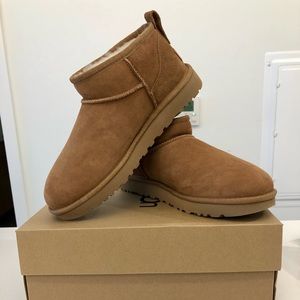 Ugg Classic Ultra Mini 9 NWT